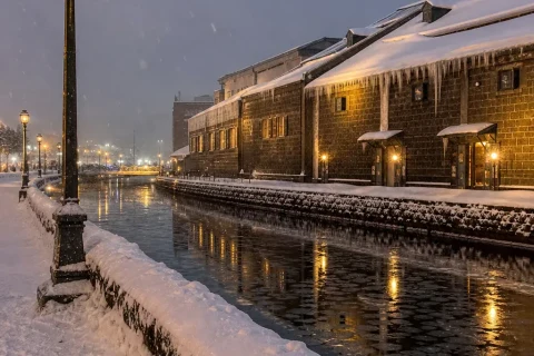 Winter snowscape and gas lamps at the Otaru Canal