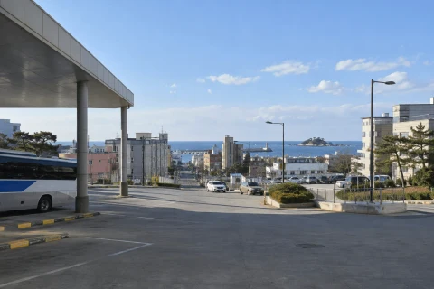 Example autumn view of the Sokcho coast and town
