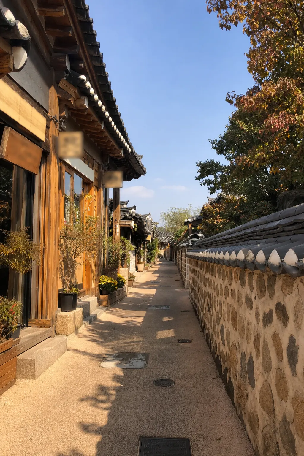 皇理團路韓屋街道與店家聚集的街景