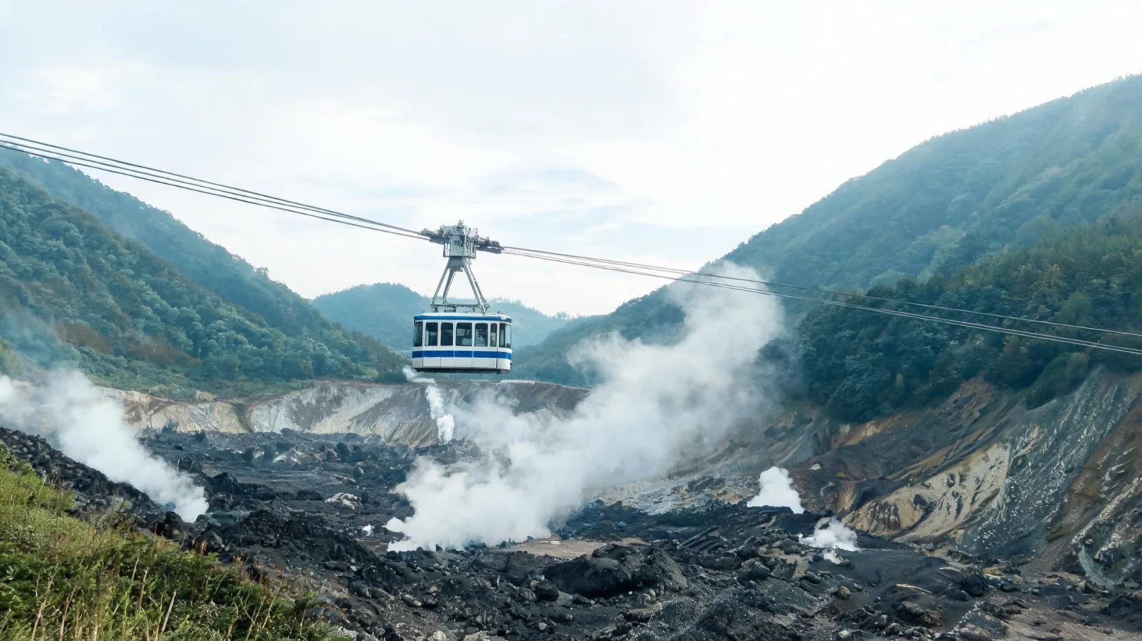 Hakone Owakudani ropeway and black eggs