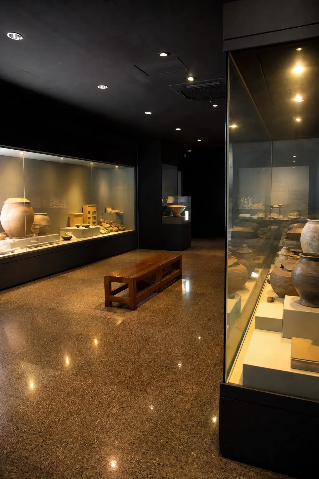 束草博物館室內展覽與休息空間的景色