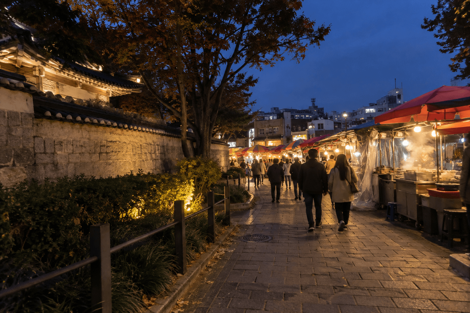 Example image of Gangwon Gamyeong's night lighting and a traditional-architecture stroll